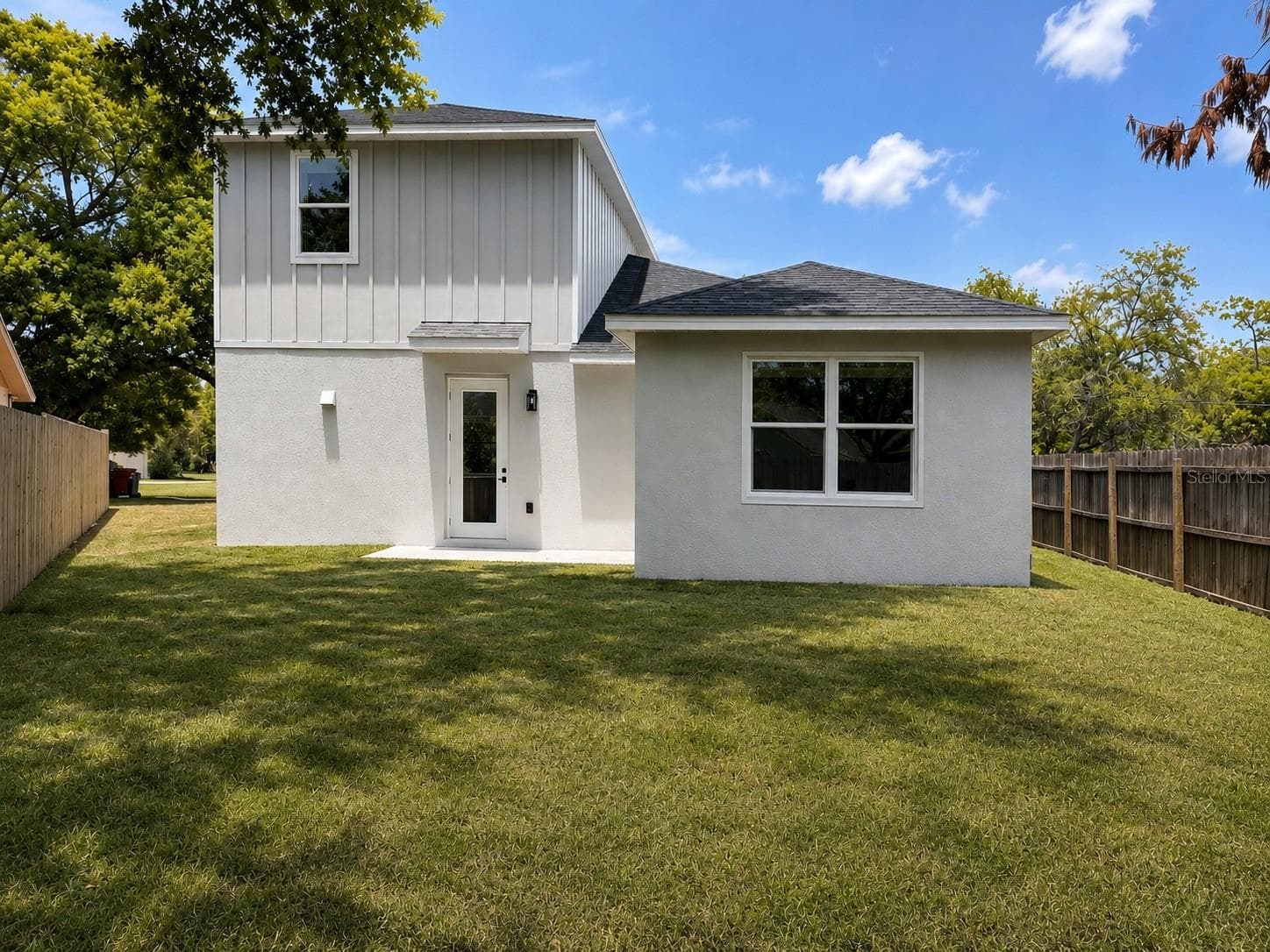 Single Family Residence at 807 SANTA BARBARA DR, SANFORD, photo 32 of 34