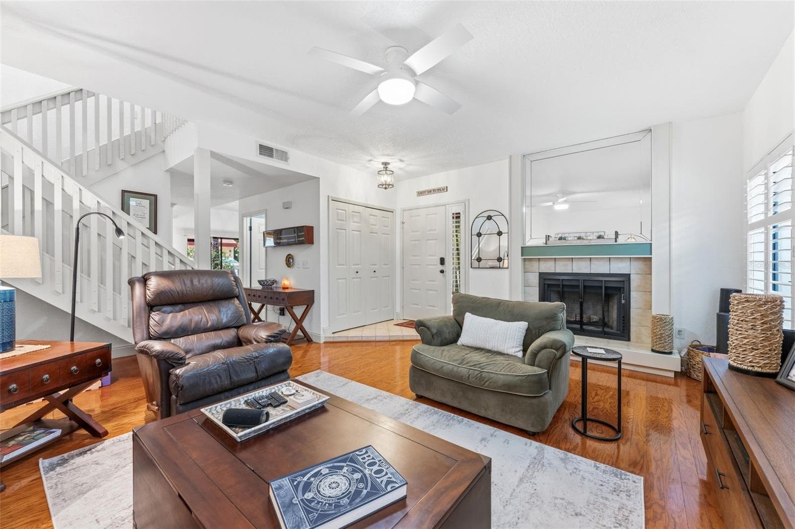 Living room - 3460 COUNTRYSIDE BLVD #66, CLEARWATER