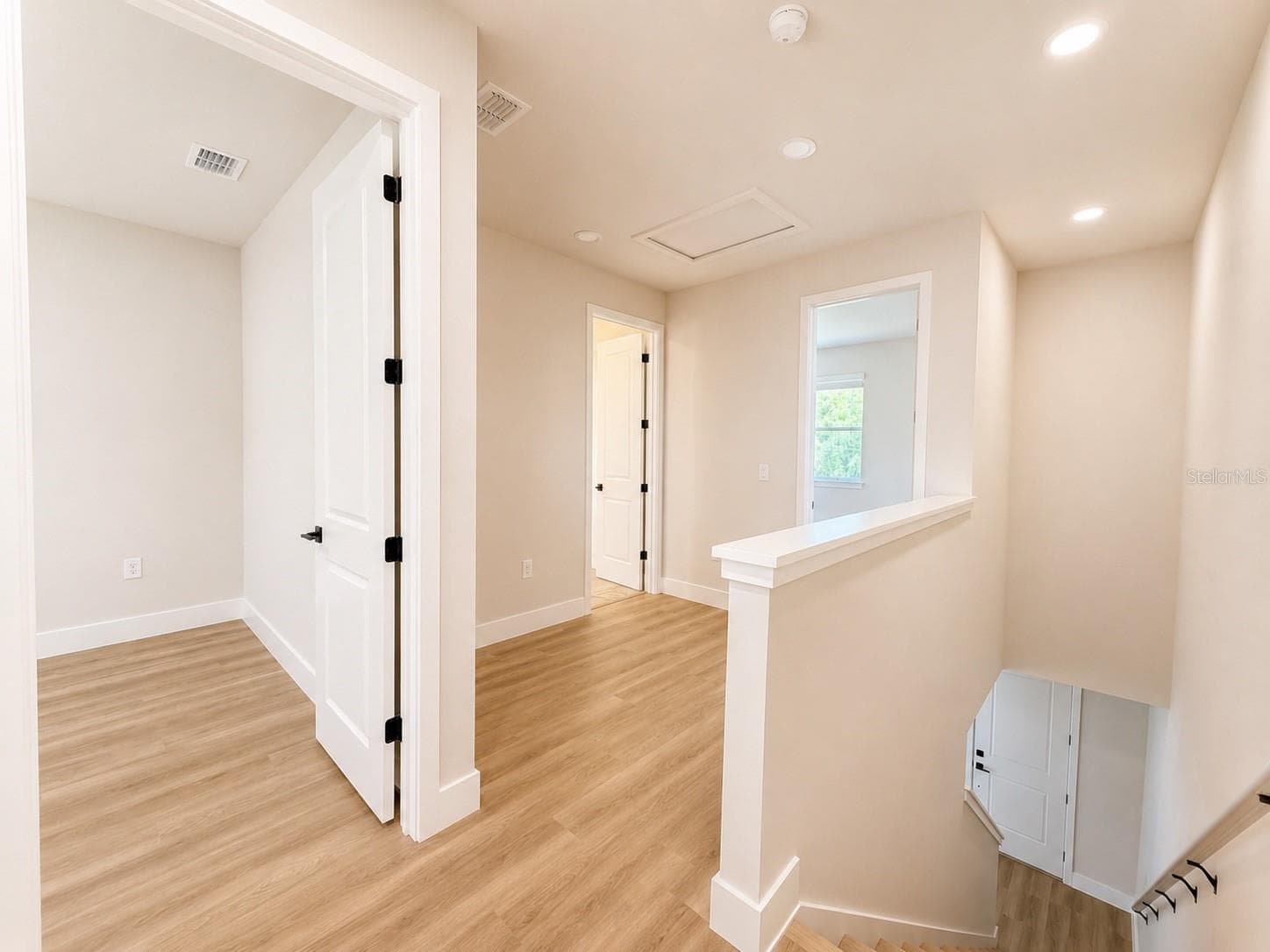 Single Family Residence at 807 SANTA BARBARA DR, SANFORD, photo 29 of 34