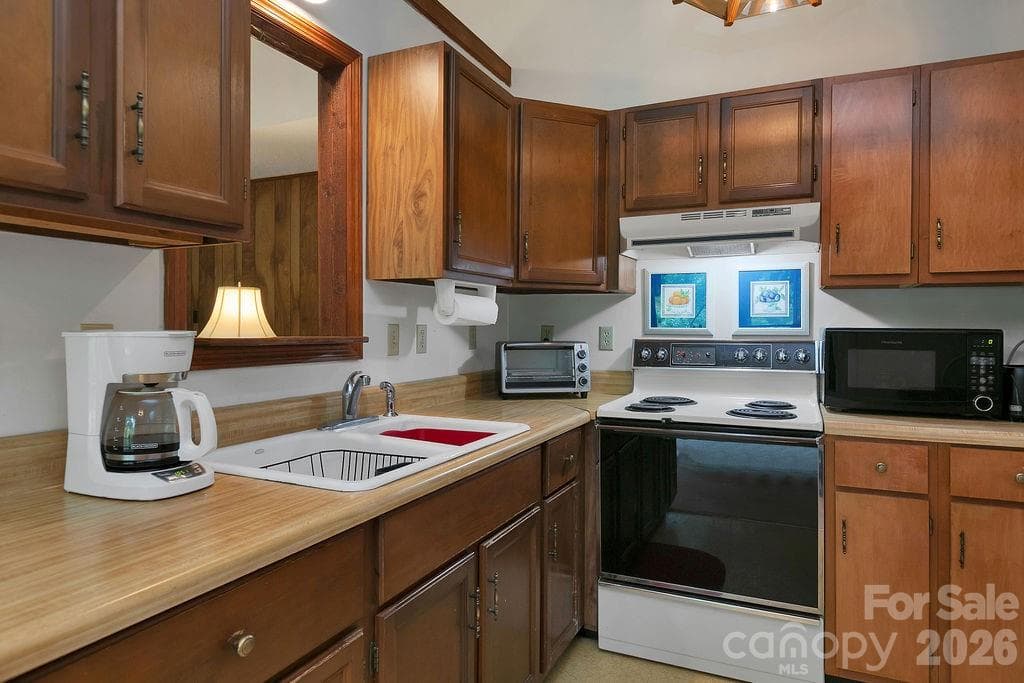 Single Family Residence at 108 Easy Street, Cedar Mountain, photo 20 of 44