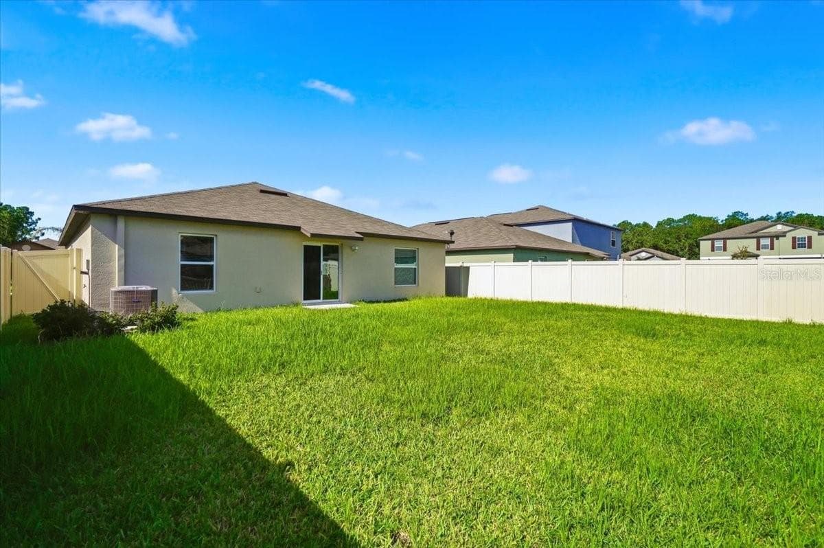 Single Family Residence at 4316 TROTTERS WAY, LAKELAND, photo 3 of 15