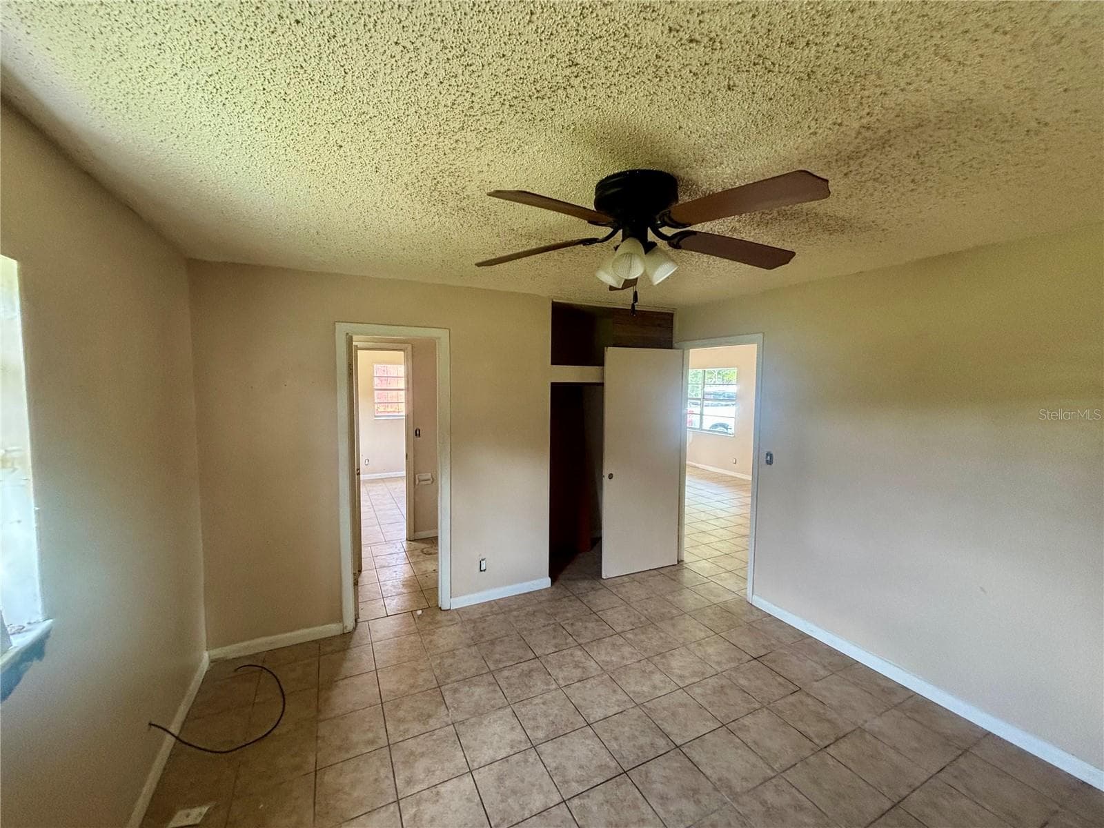 2242 bed 1 - 2242 & 2240 SW LOIS AVE, ARCADIA