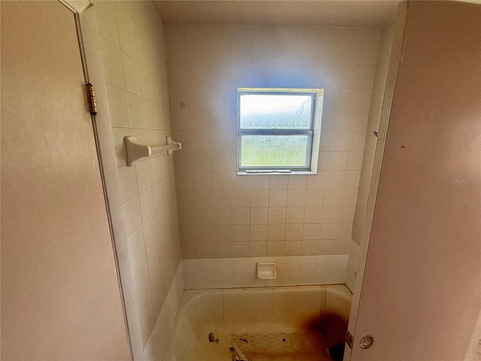 2242 bathroom - 2242 & 2240 SW LOIS AVE, ARCADIA