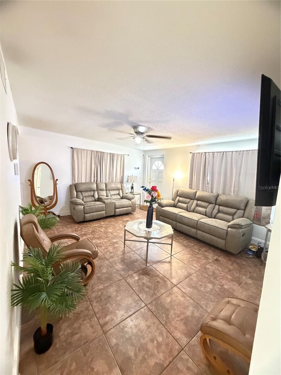 Living room - 5 MOONLIGHT LN, WINTER HAVEN