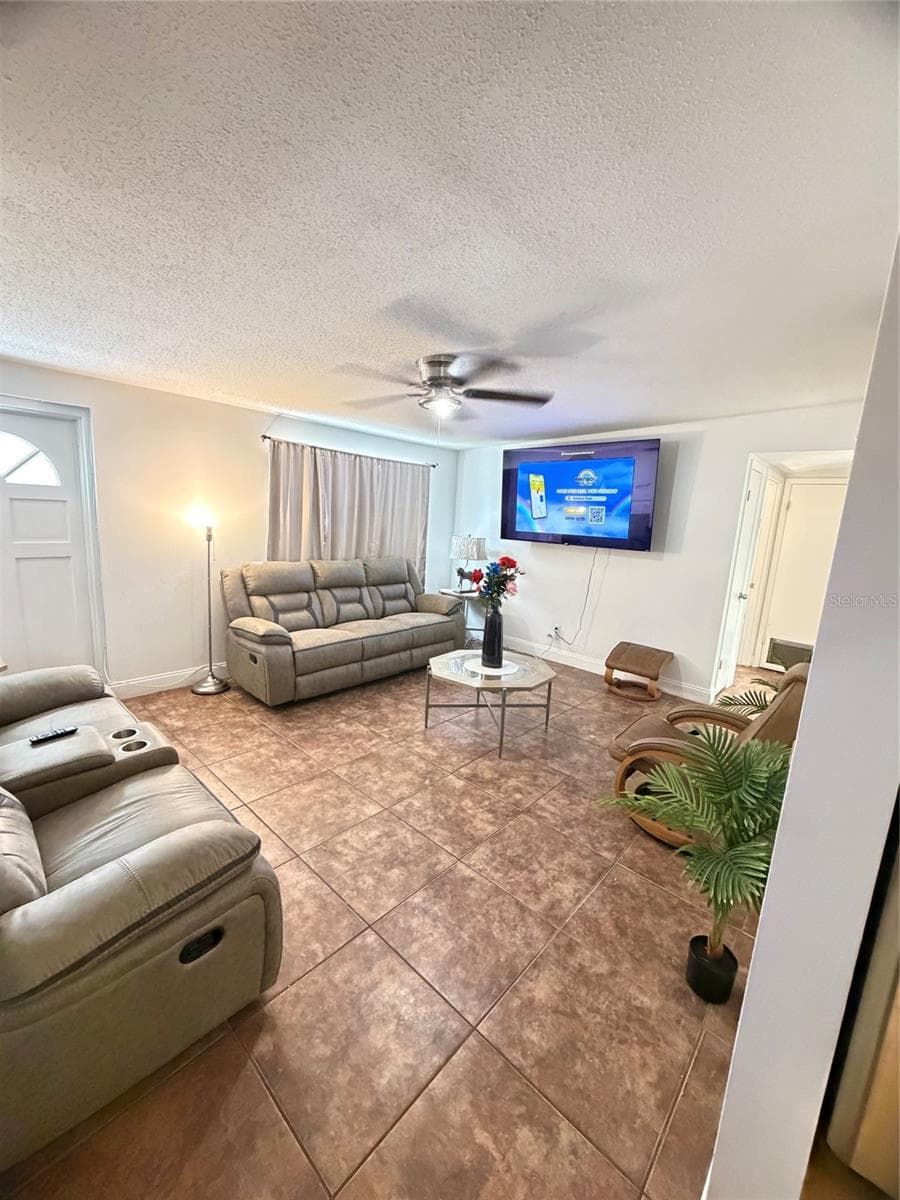 Living room - 5 MOONLIGHT LN, WINTER HAVEN