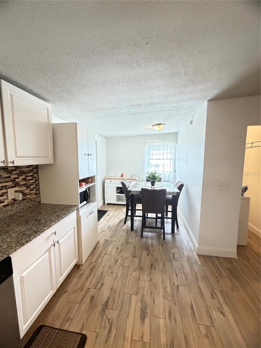 Dinette - 5 MOONLIGHT LN, WINTER HAVEN