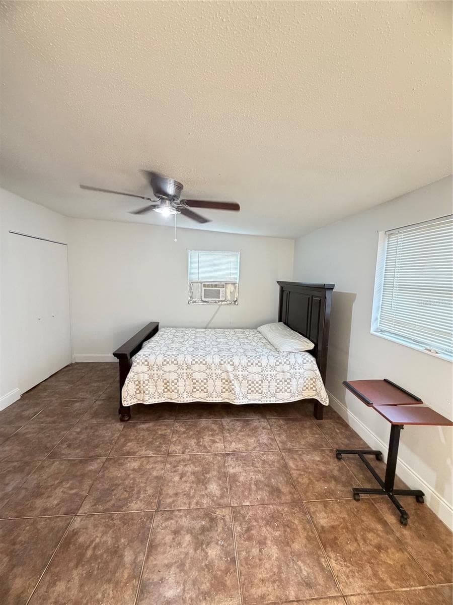 Primary bedroom - 5 MOONLIGHT LN, WINTER HAVEN