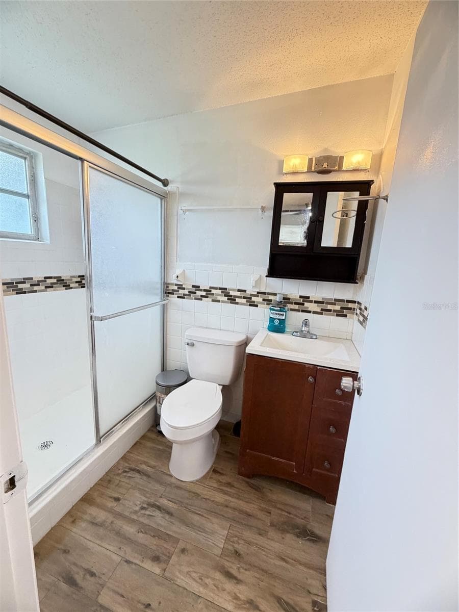 Primary bathroom - 5 MOONLIGHT LN, WINTER HAVEN