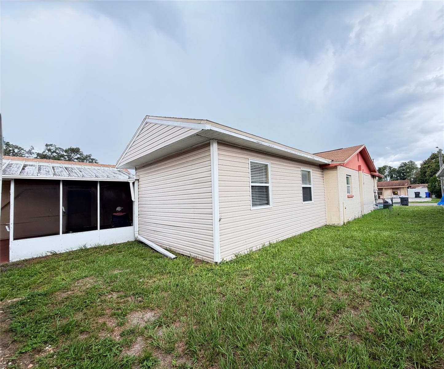 Single Family Residence at 3306 W BURKE ST, TAMPA, photo 4 of 27