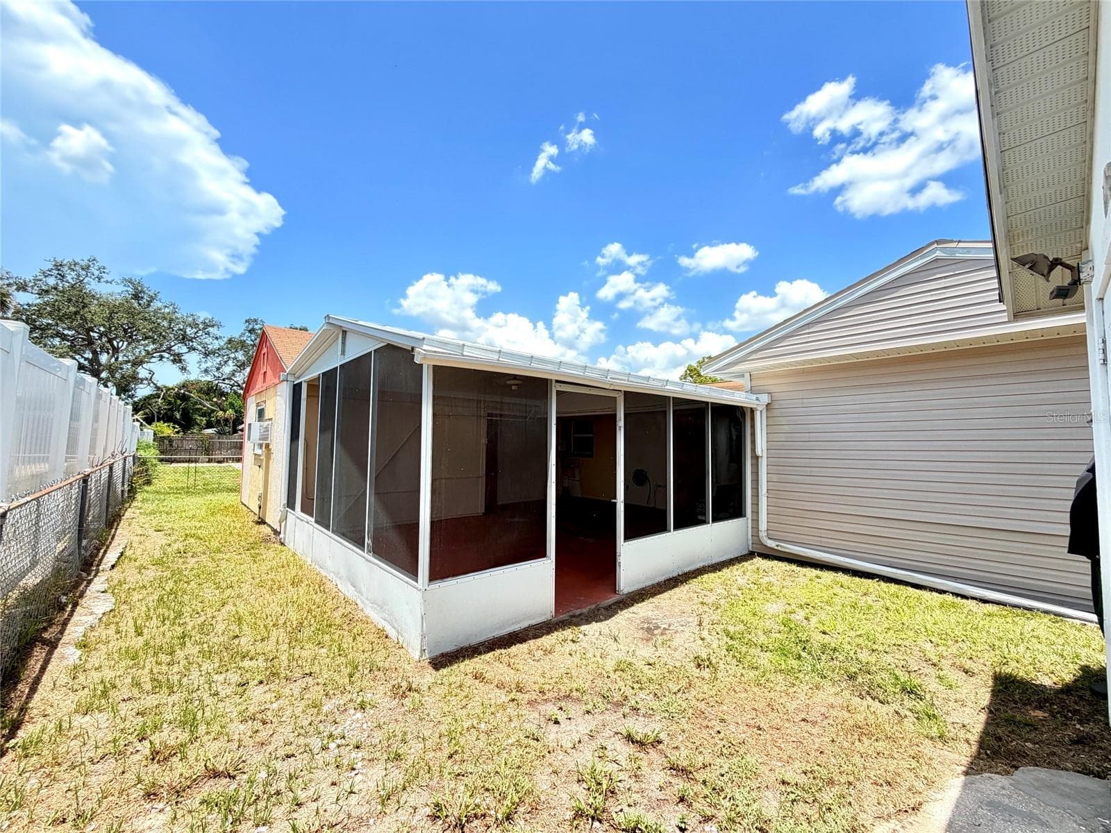 Single Family Residence at 3306 W BURKE ST, TAMPA, photo 5 of 27