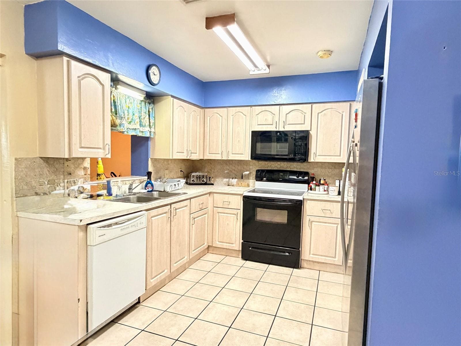 Single Family Residence at 3306 W BURKE ST, TAMPA, photo 17 of 27