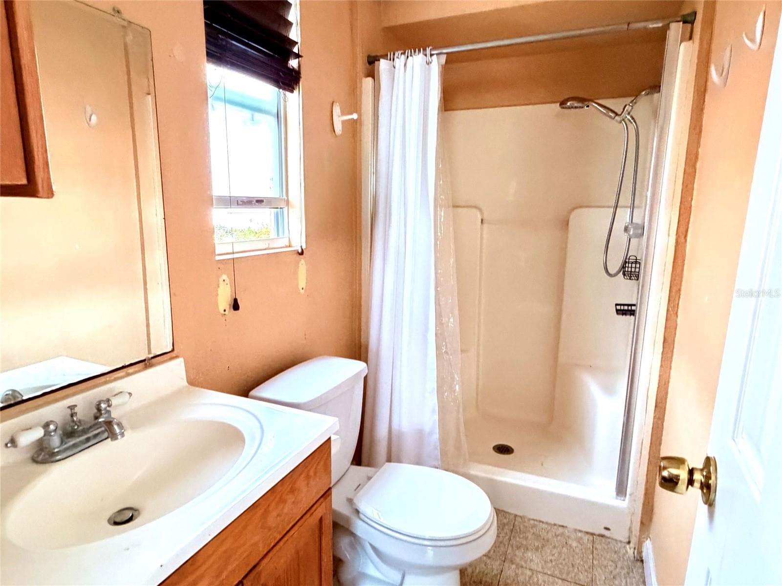 Apartment Bathroom - 3306 W BURKE ST, TAMPA