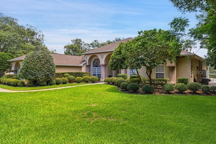 Single Family Residence at 10470 RAMBLE RIDGE CT, WEEKI WACHEE, photo 3 of 44