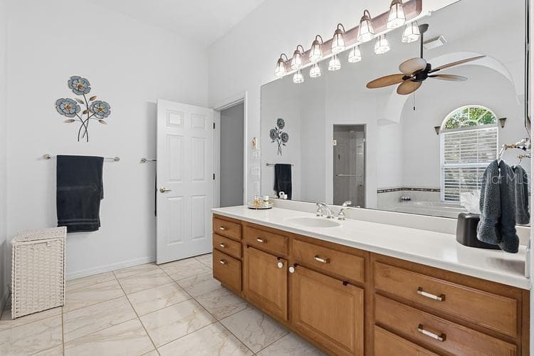 Single Family Residence at 10470 RAMBLE RIDGE CT, WEEKI WACHEE, photo 15 of 44
