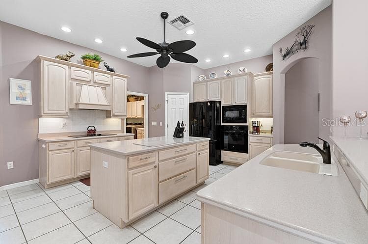 Single Family Residence at 10470 RAMBLE RIDGE CT, WEEKI WACHEE, photo 21 of 44