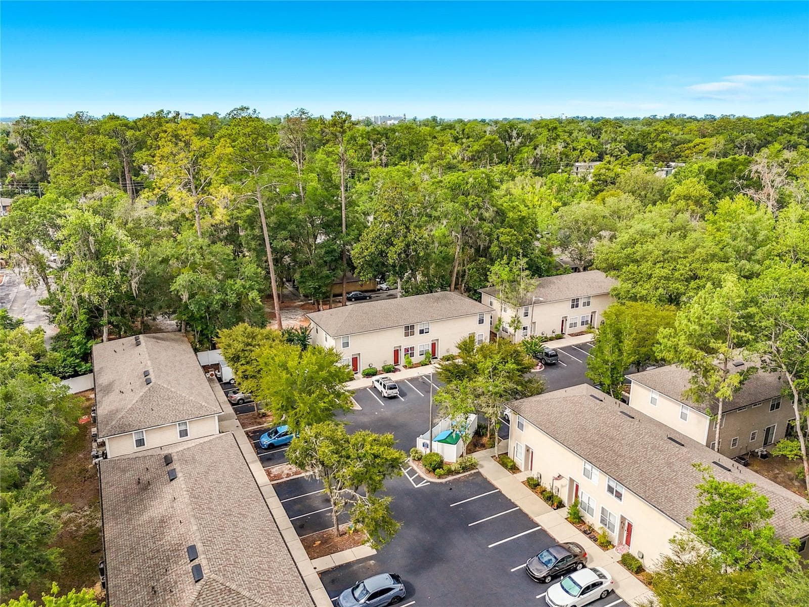 Condominium at 1710 NW 7TH ST #604, GAINESVILLE, photo 3 of 33