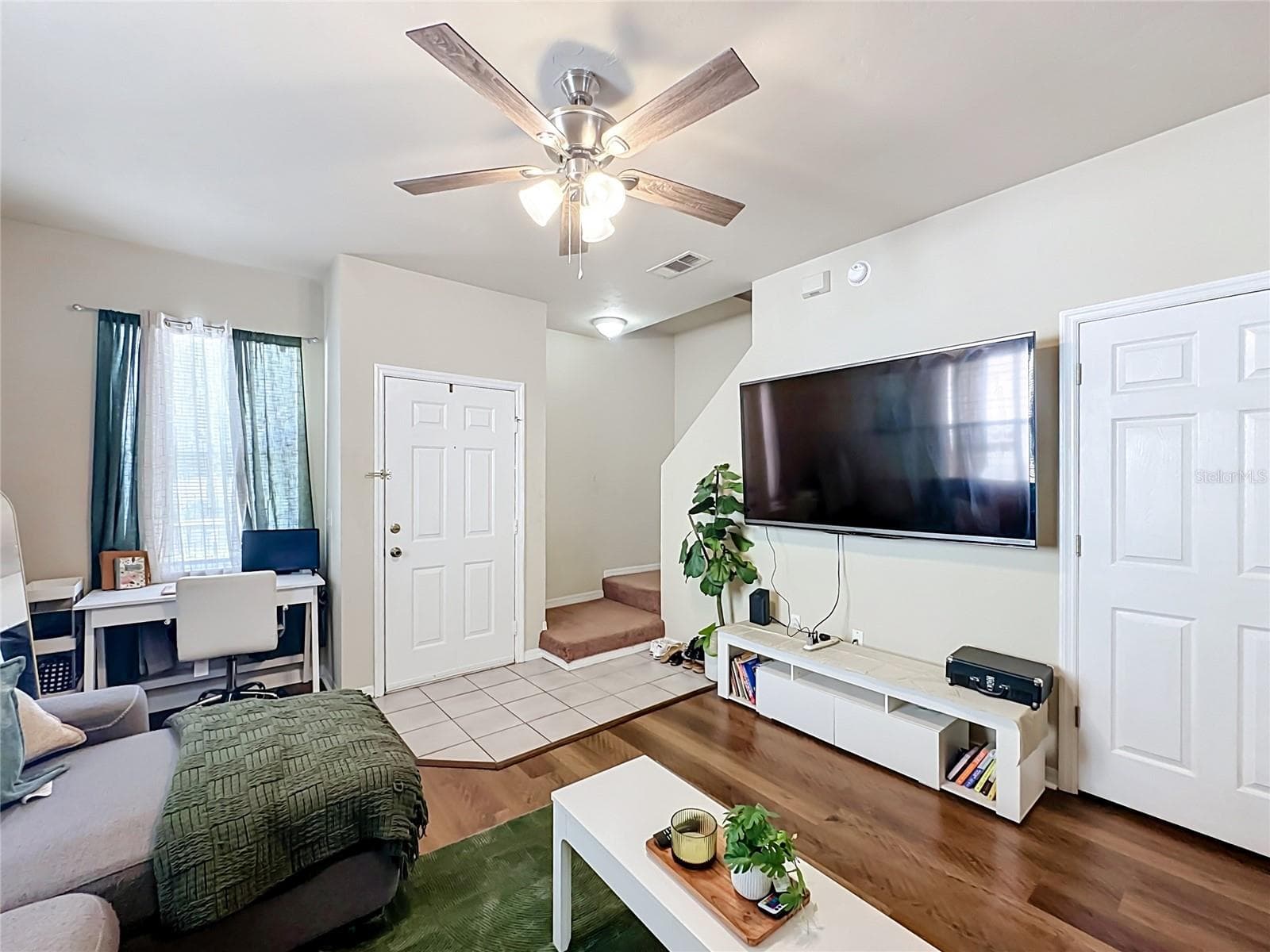 Condominium at 1710 NW 7TH ST #604, GAINESVILLE, photo 17 of 33