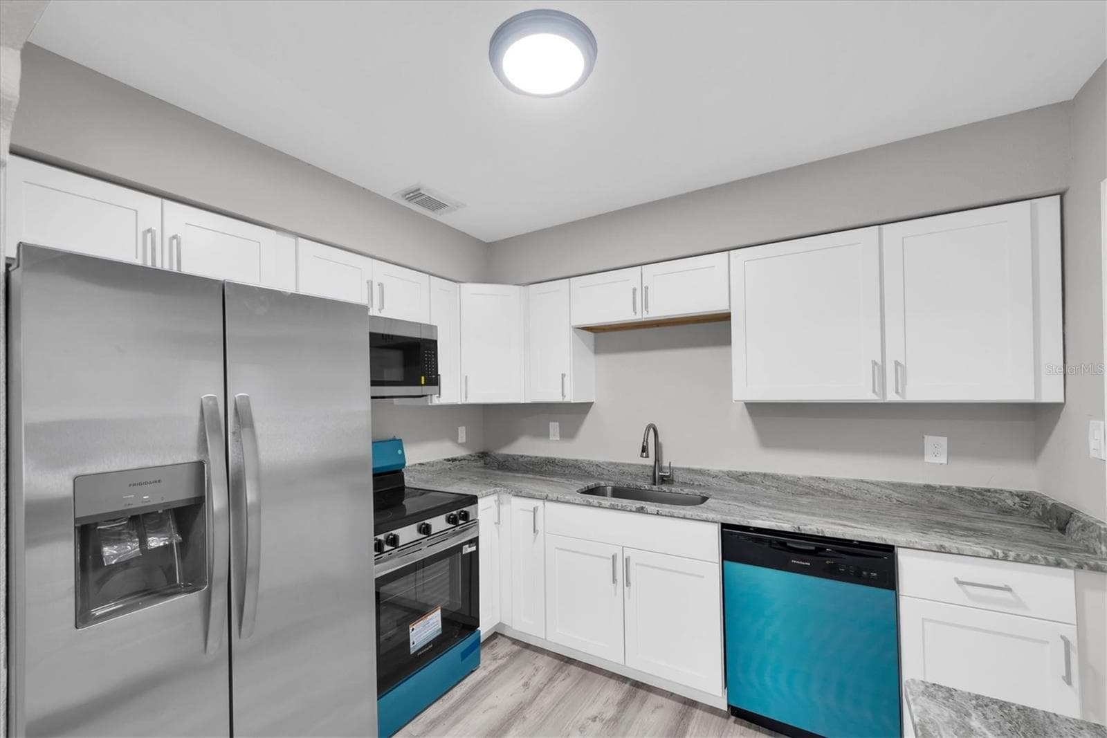 Single Family Residence at 1808 S CLUB CT, TAMPA, photo 13 of 45