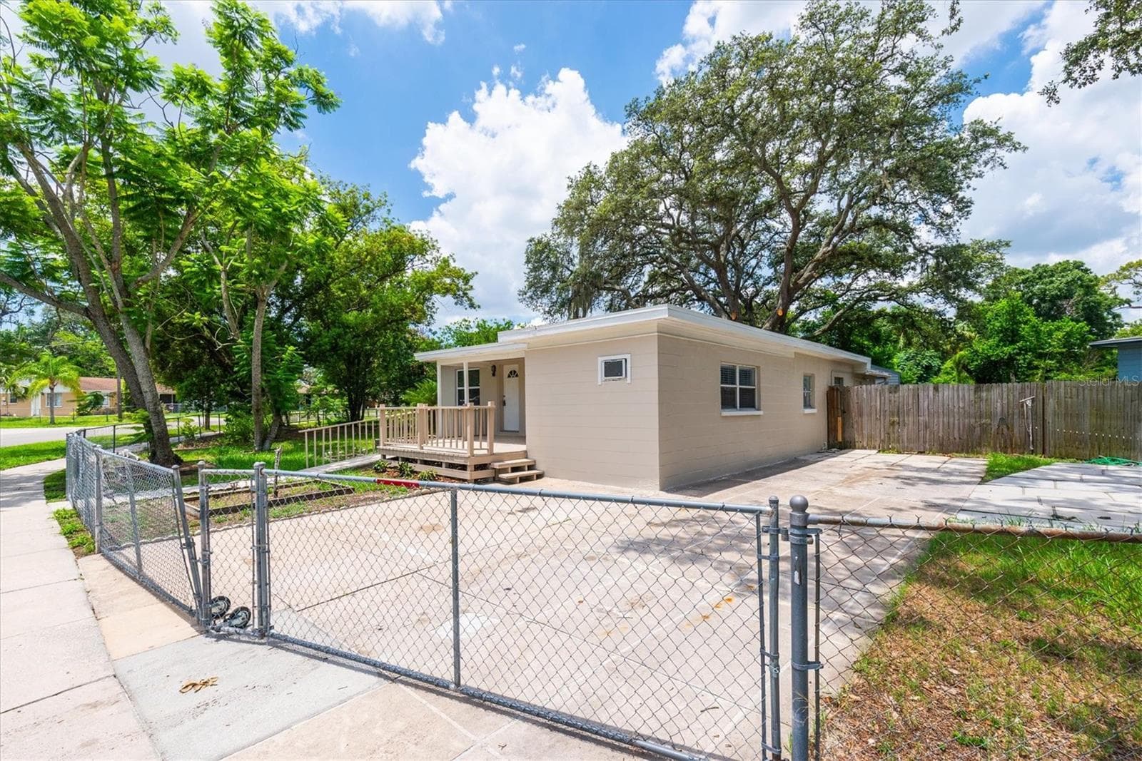 Single Family Residence at 1808 S CLUB CT, TAMPA, photo 43 of 45