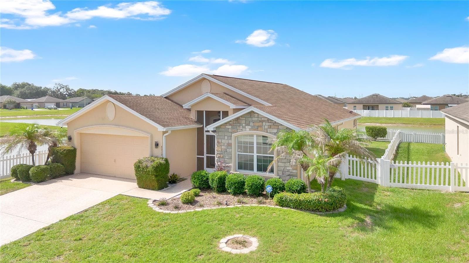 Single Family Residence at 4919 ST JAMES DR, WINTER HAVEN, photo 2 of 31