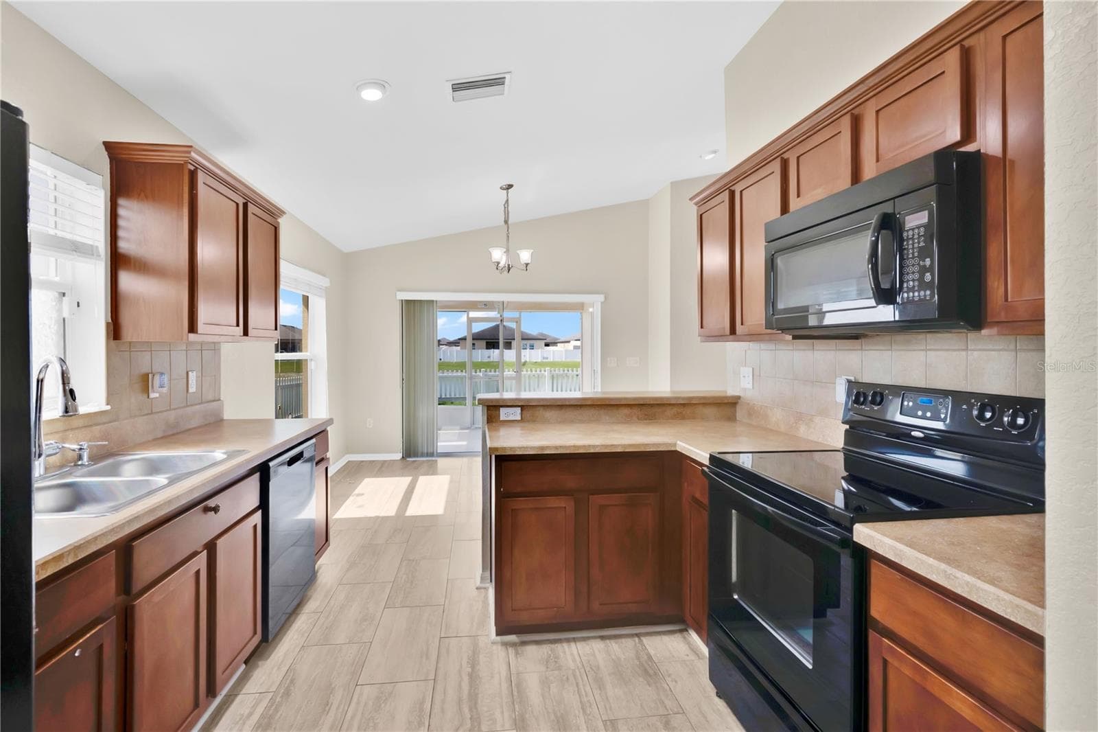 Single Family Residence at 4919 ST JAMES DR, WINTER HAVEN, photo 13 of 31