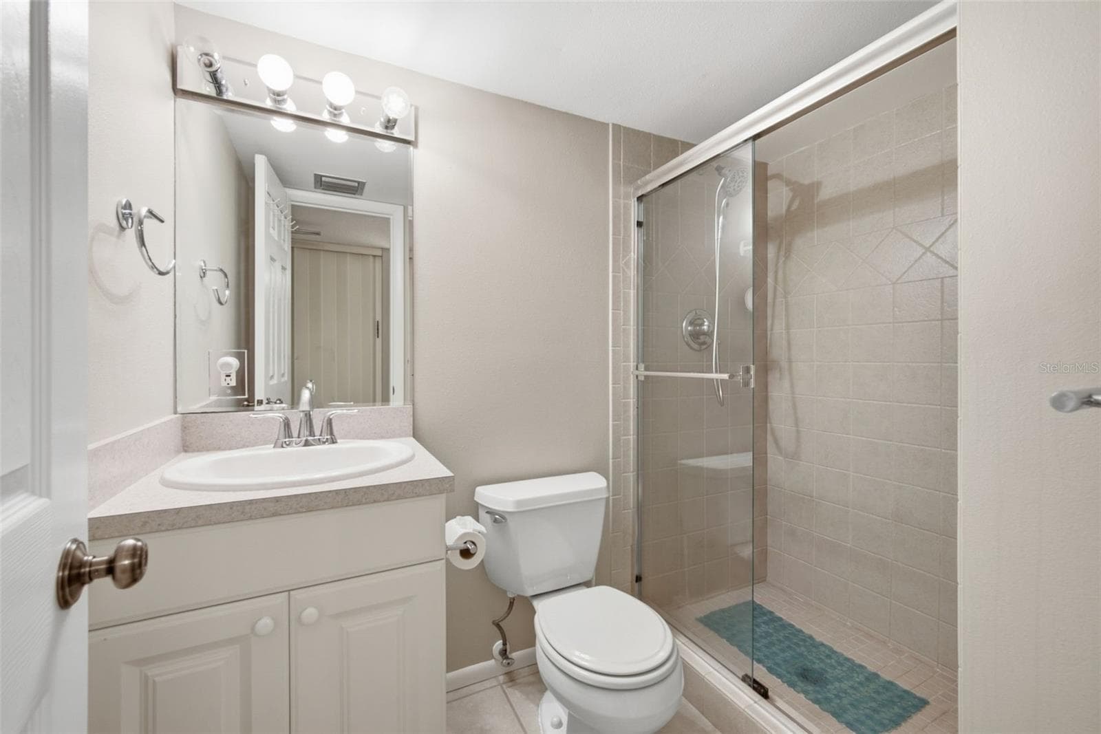 Condominium at 450 S GULFVIEW BLVD #705, CLEARWATER BEACH, photo 20 of 40