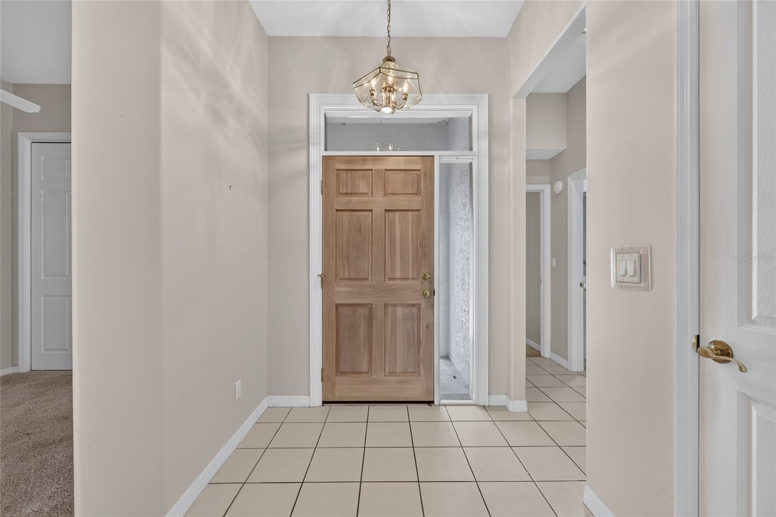 Foyer Area - 4588 NE 4TH ST, OCALA