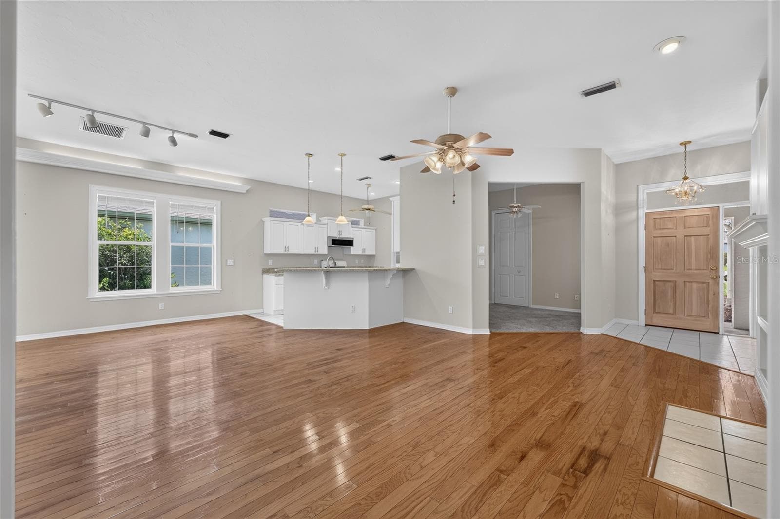 Great Room - 4588 NE 4TH ST, OCALA