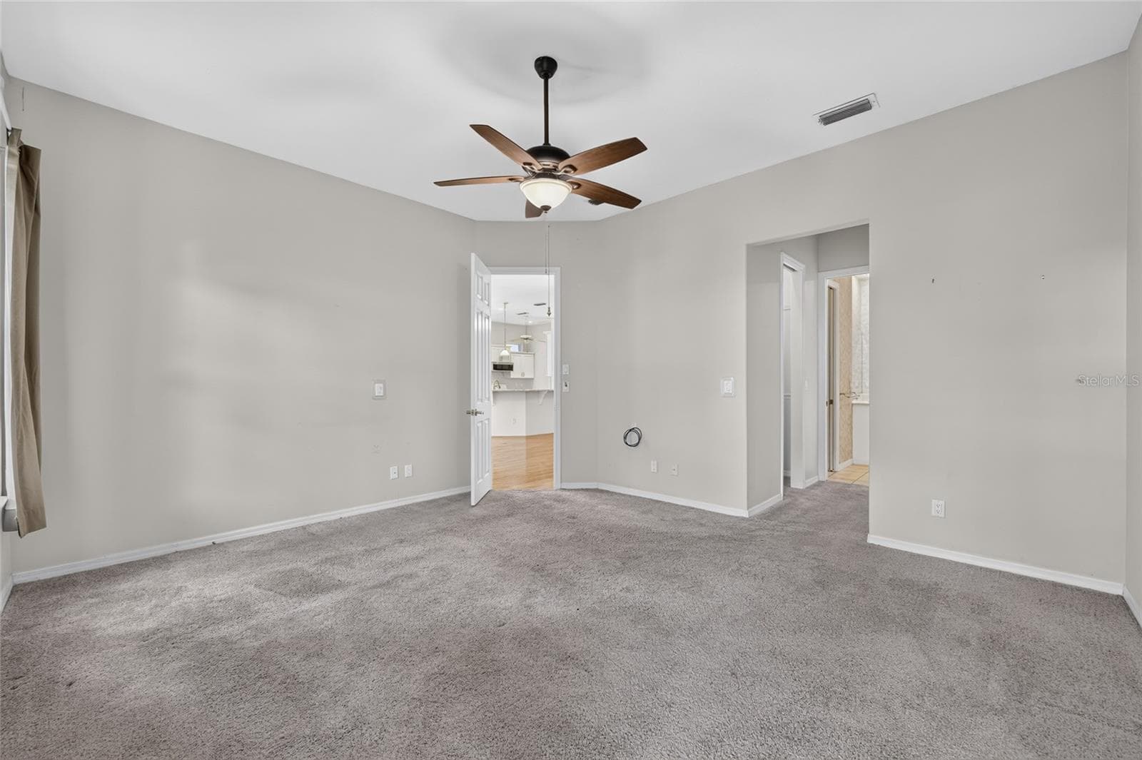 Master Bedroom - 4588 NE 4TH ST, OCALA