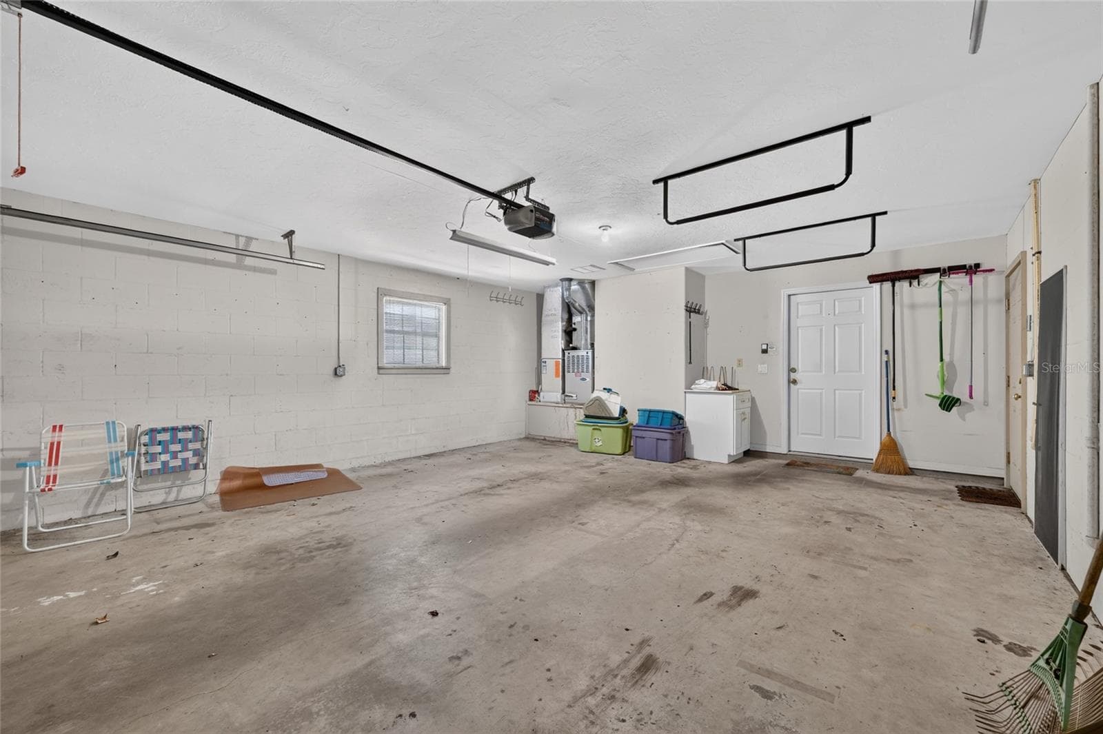Two Car Garage - 4588 NE 4TH ST, OCALA