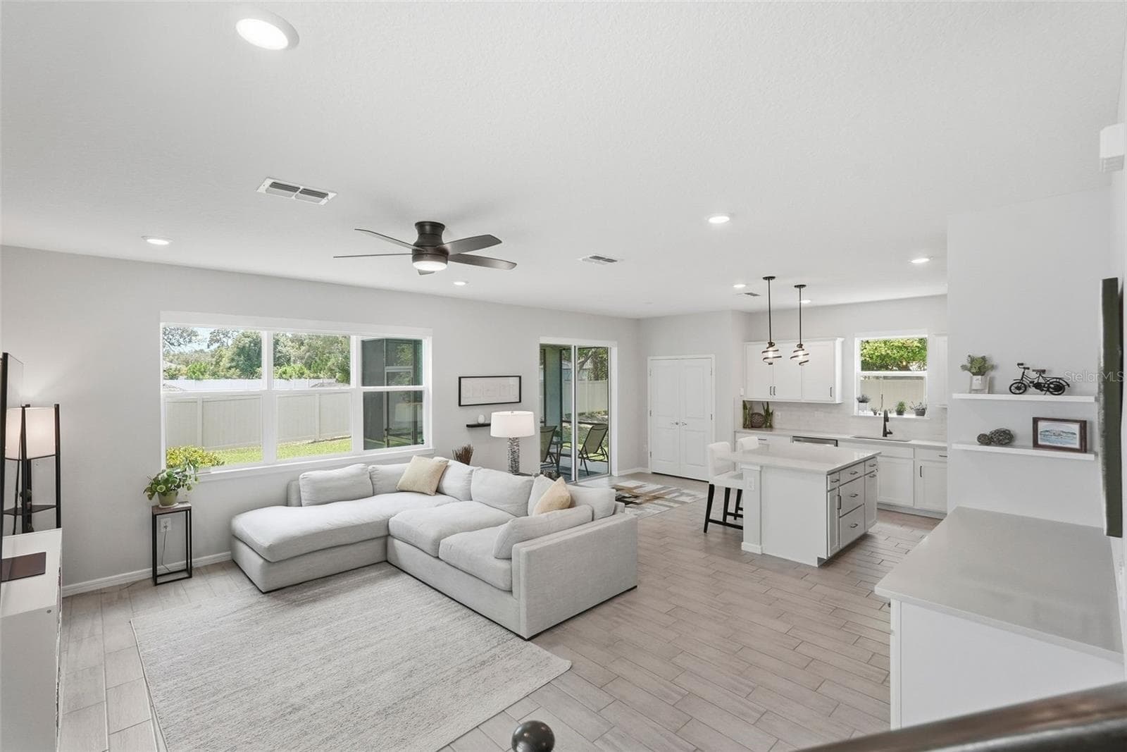 Single Family Residence at 2949 PIER POINTE LN, CLEARWATER, photo 11 of 48