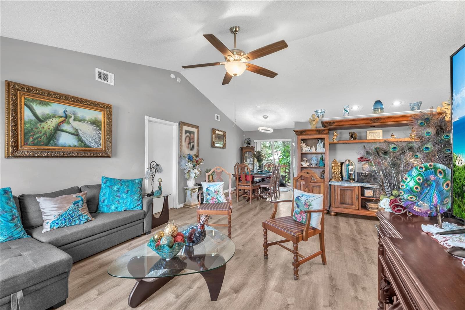 Single Family Residence at 2114 W HANNA AVE, TAMPA, photo 6 of 28