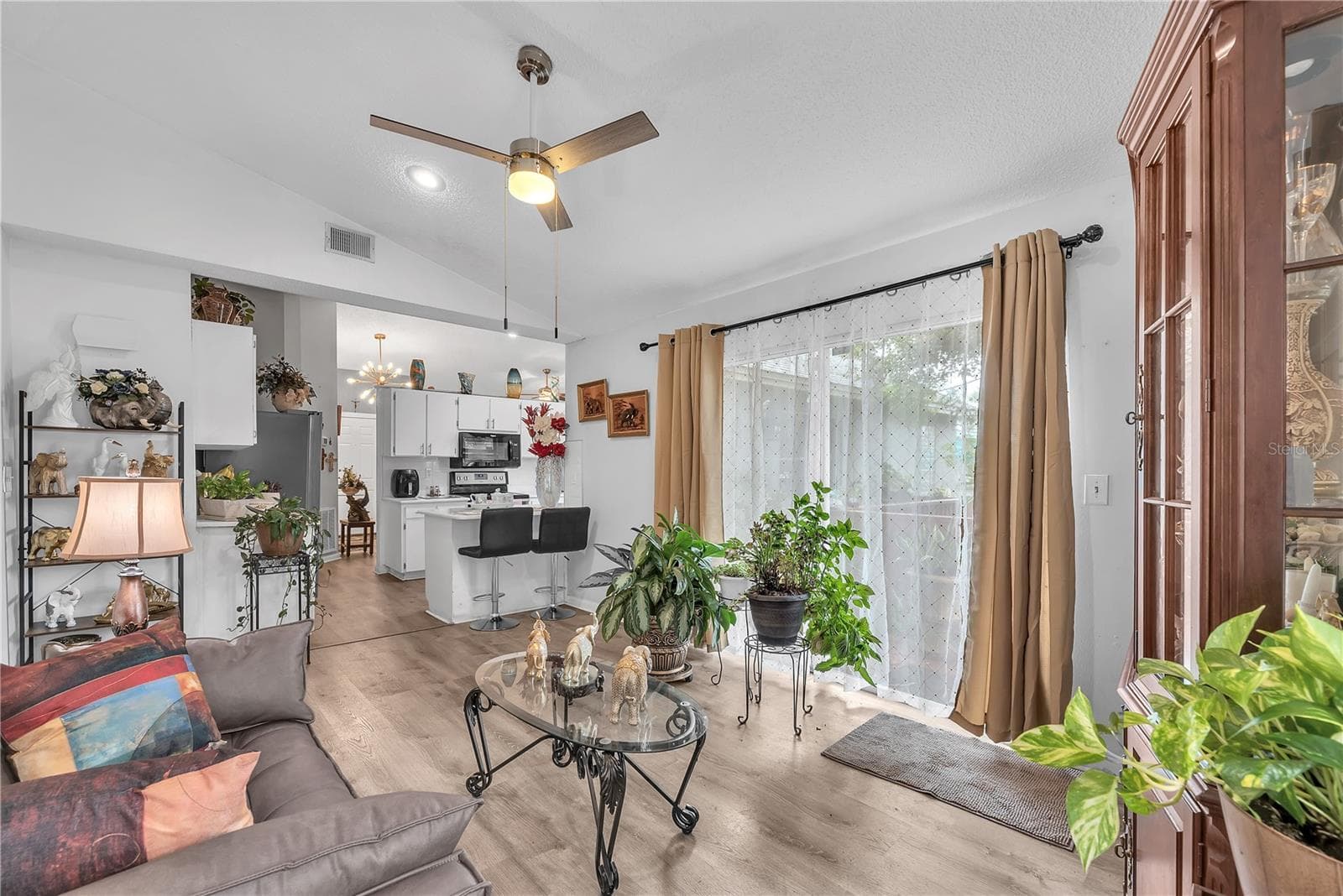 Single Family Residence at 2114 W HANNA AVE, TAMPA, photo 12 of 28