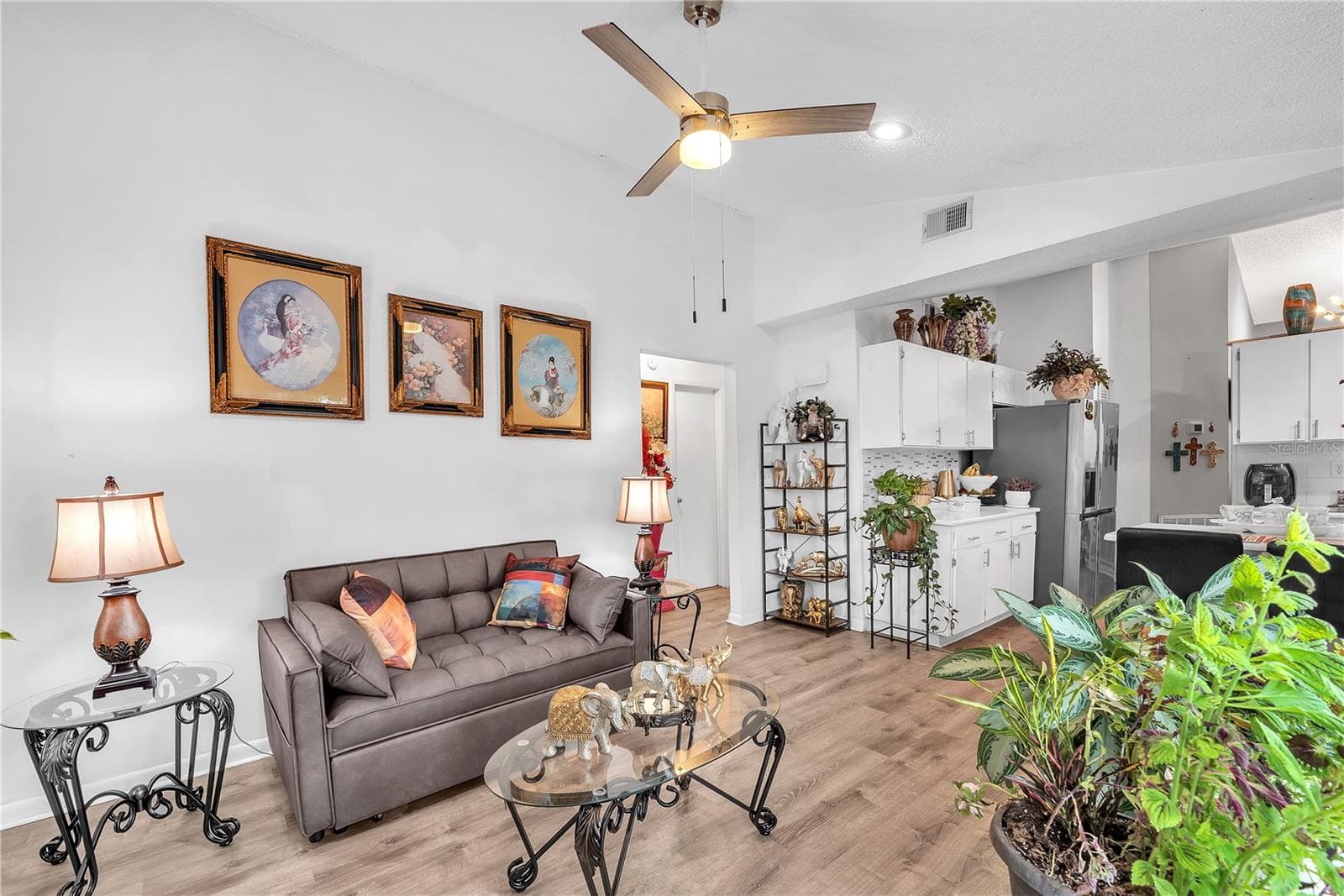 Single Family Residence at 2114 W HANNA AVE, TAMPA, photo 14 of 28