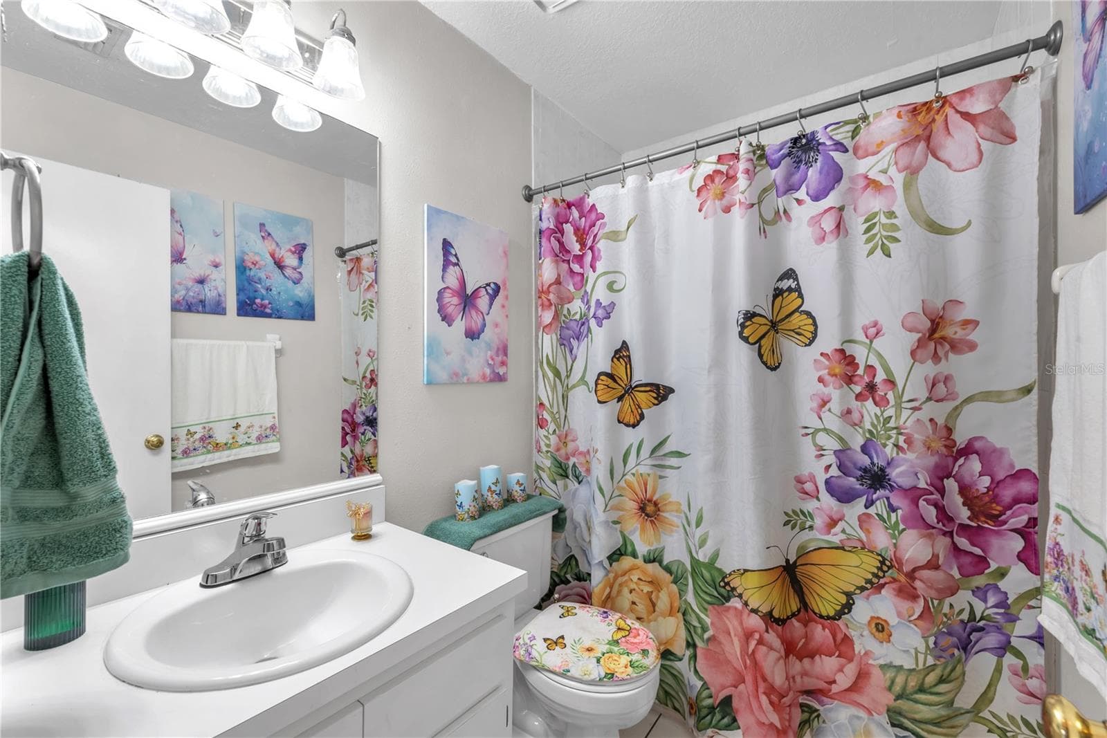 Single Family Residence at 2114 W HANNA AVE, TAMPA, photo 20 of 28