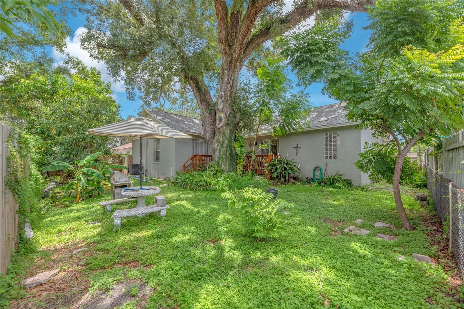 Single Family Residence at 2114 W HANNA AVE, TAMPA, photo 23 of 28