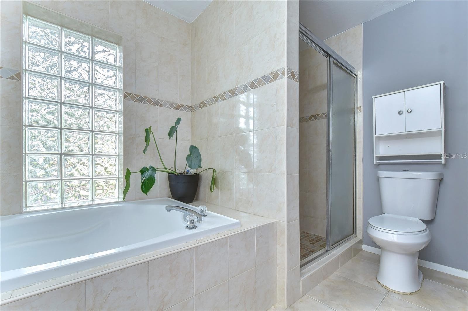 Single Family Residence at 2114 W HANNA AVE, TAMPA, photo 17 of 28