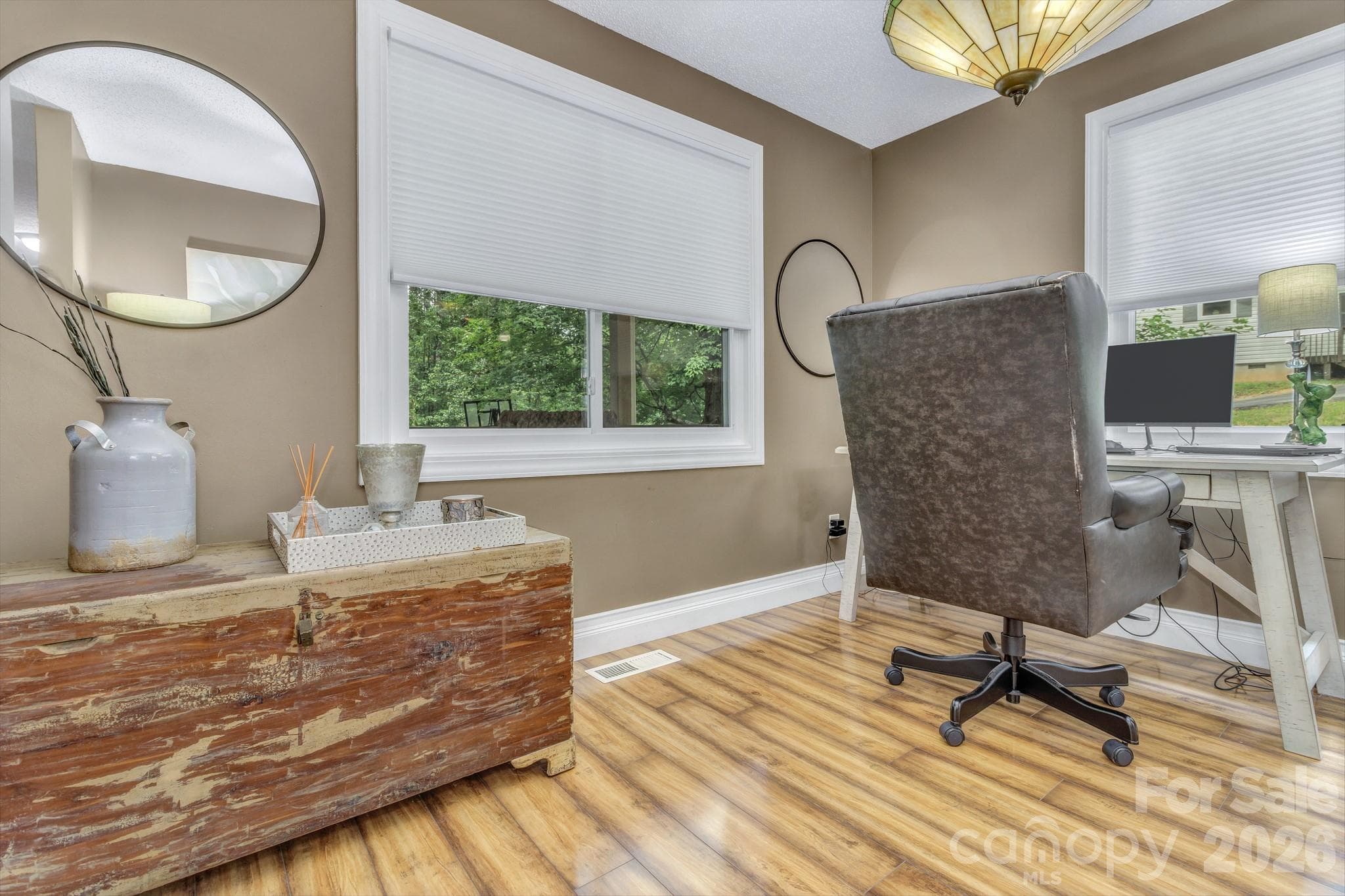 Single Family Residence at 18 Mctindal Circle, Asheville, photo 8 of 25