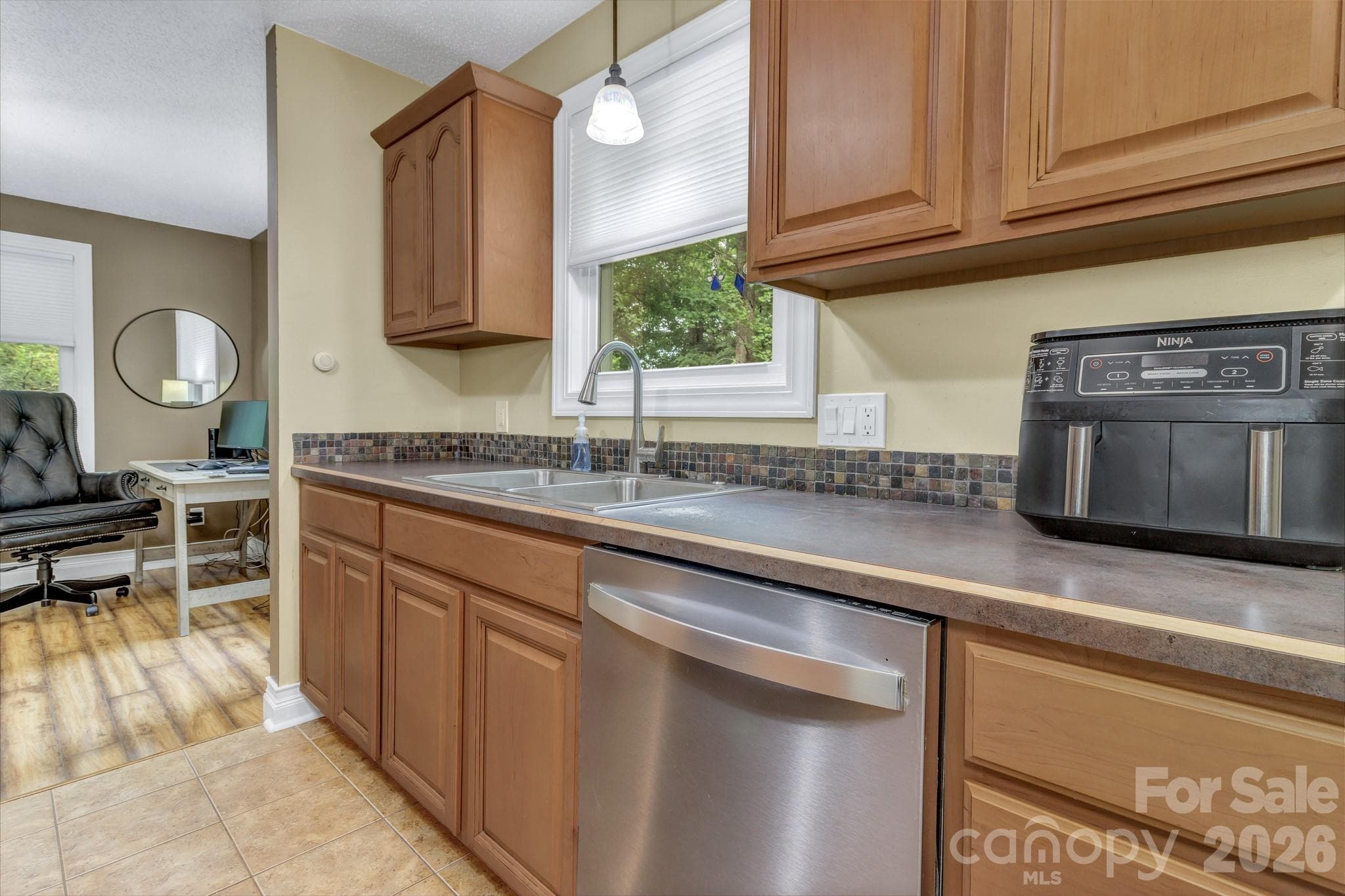 Single Family Residence at 18 Mctindal Circle, Asheville, photo 12 of 25