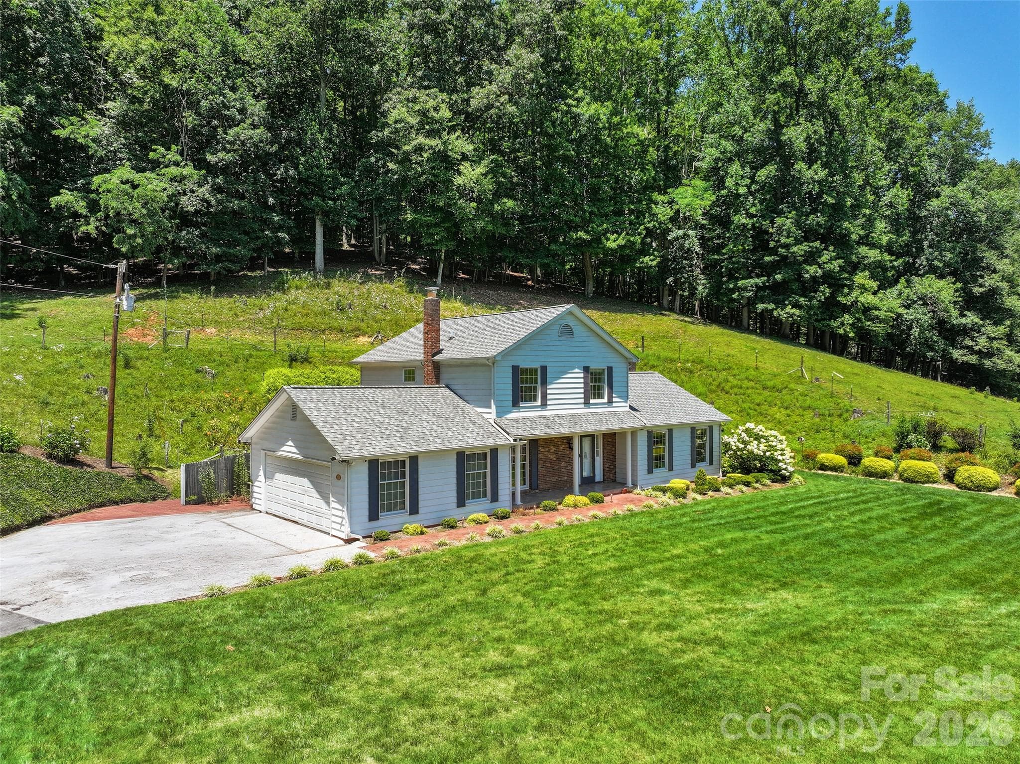 Single Family Residence at 121 Fortner Drive, Waynesville, photo 3 of 40