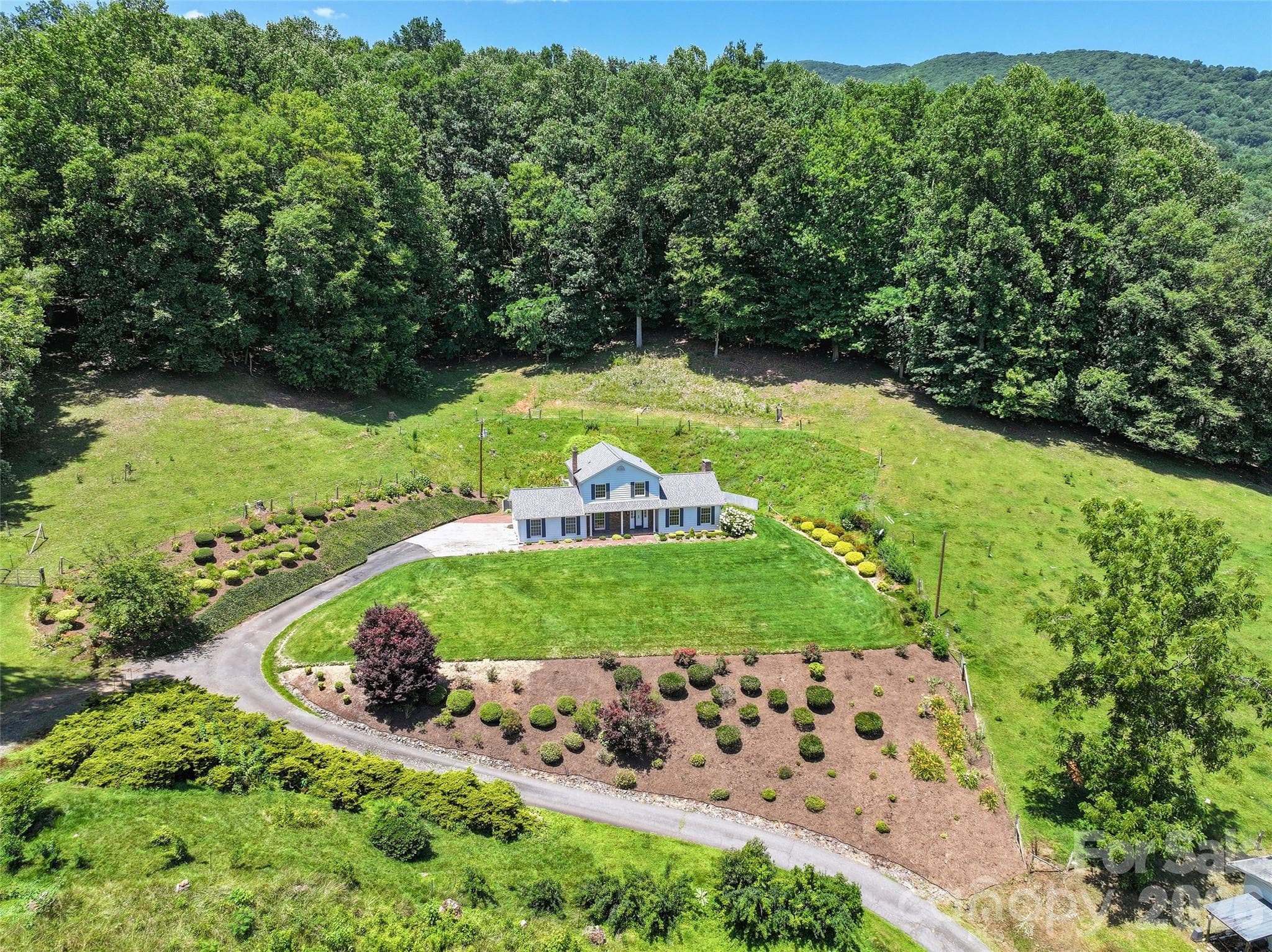 Single Family Residence at 121 Fortner Drive, Waynesville, photo 4 of 40
