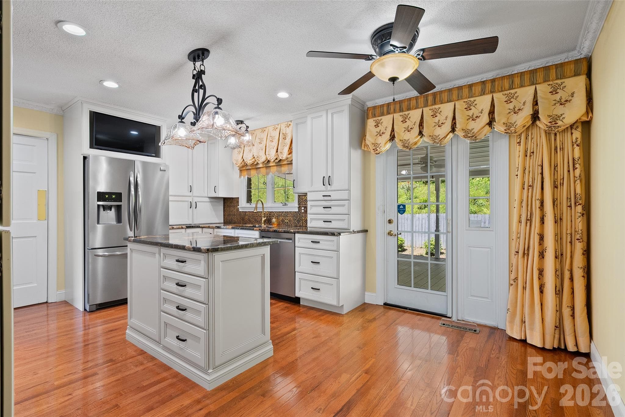 Single Family Residence at 121 Fortner Drive, Waynesville, photo 8 of 40
