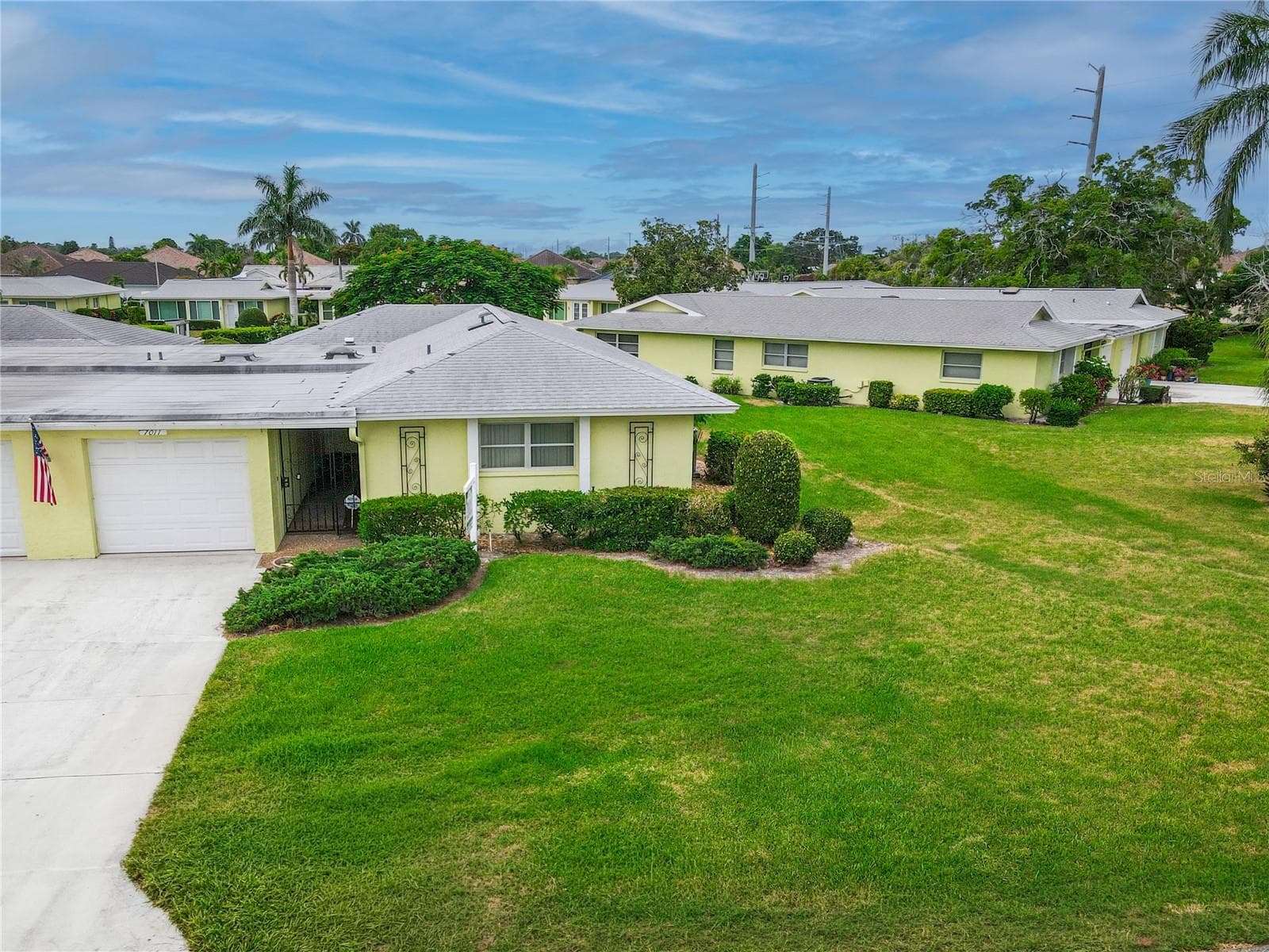 Condominium at 7011 10TH AVE W, BRADENTON, photo 3 of 60