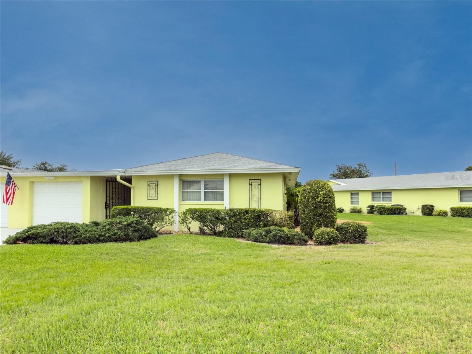 Condominium at 7011 10TH AVE W, BRADENTON, photo 2 of 60