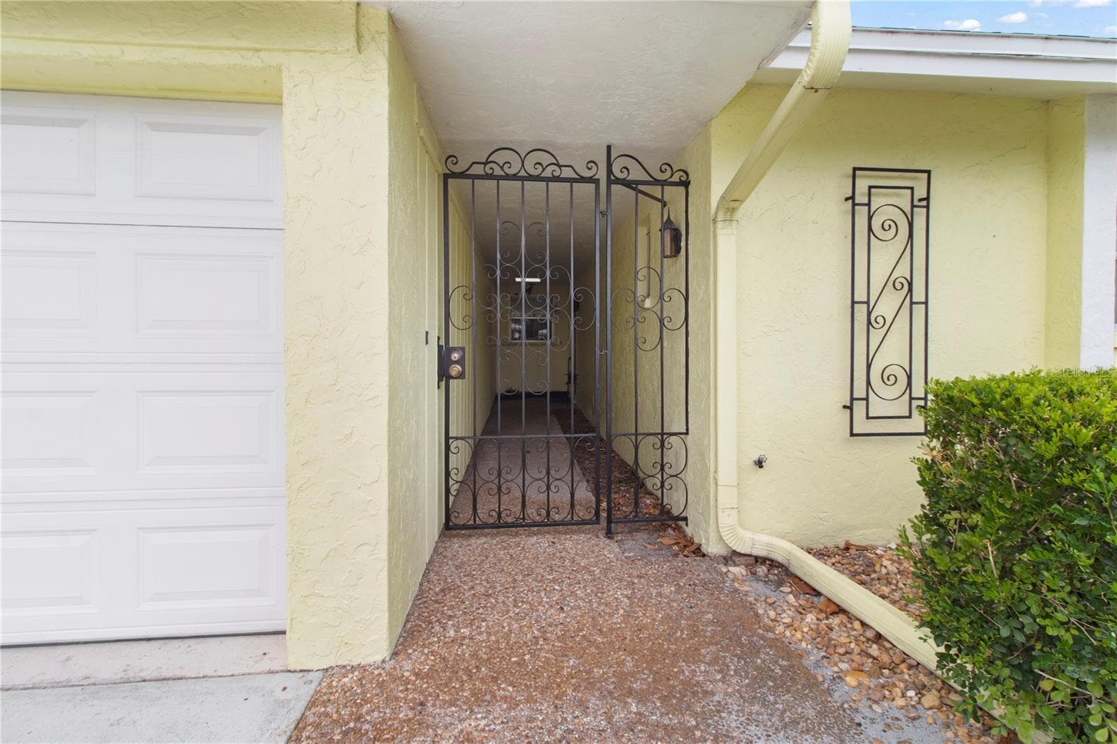 Condominium at 7011 10TH AVE W, BRADENTON, photo 20 of 60