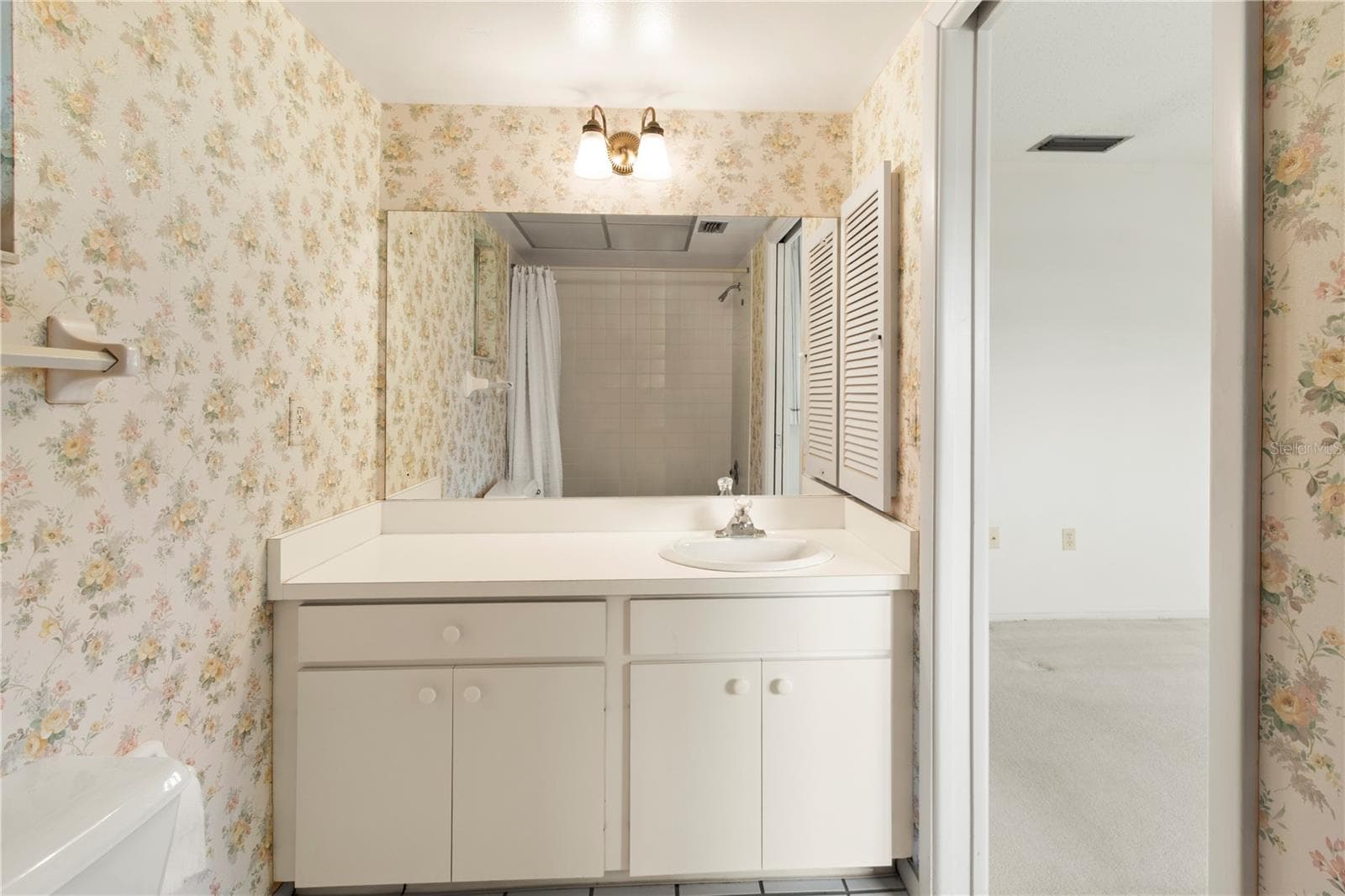 en-suite bath - 7011 10TH AVE W, BRADENTON