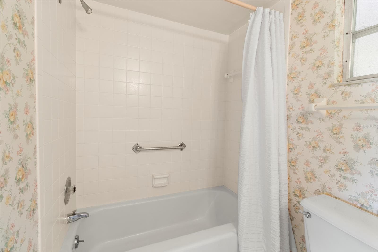 en-suite bath - 7011 10TH AVE W, BRADENTON