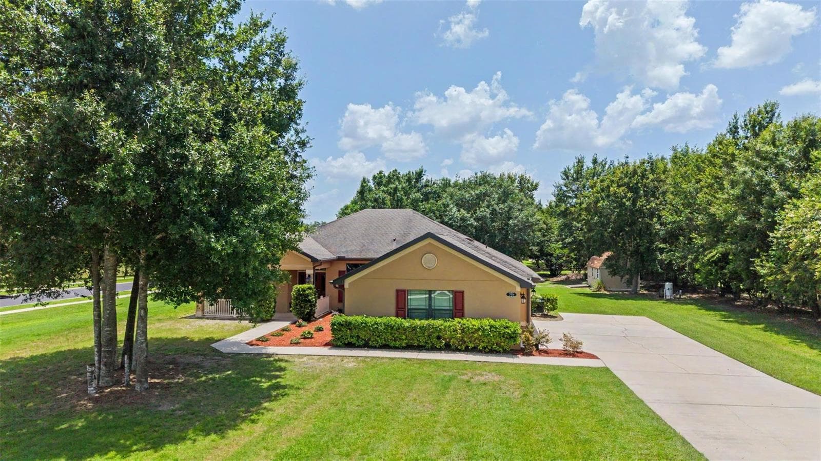 Front of the Home - 27928 AUSTIN WOODS DRIVE, DADE CITY