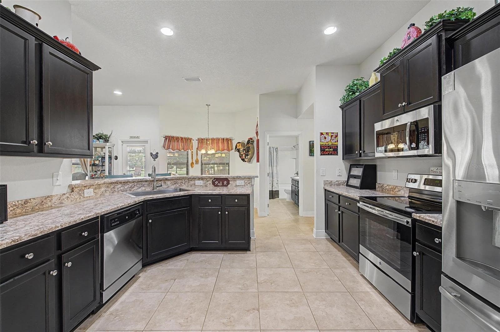 Kitchen - 27928 AUSTIN WOODS DRIVE, DADE CITY