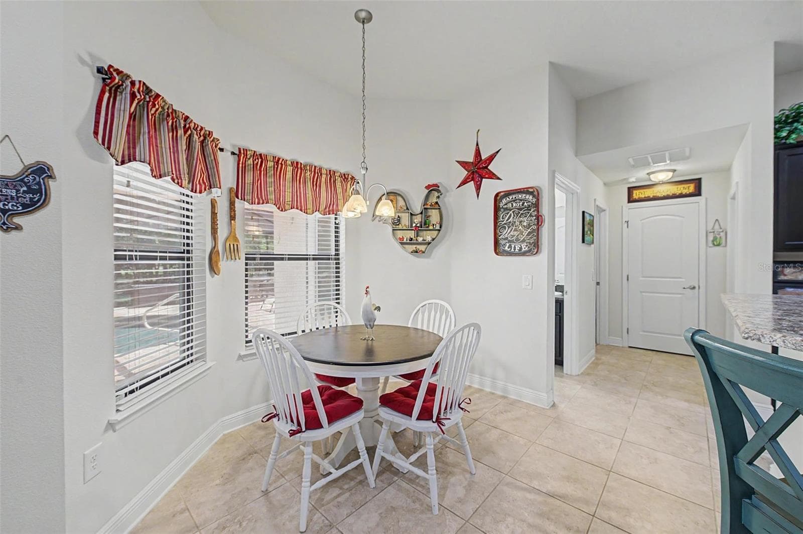 Eat-In Kitchen Space - 27928 AUSTIN WOODS DRIVE, DADE CITY